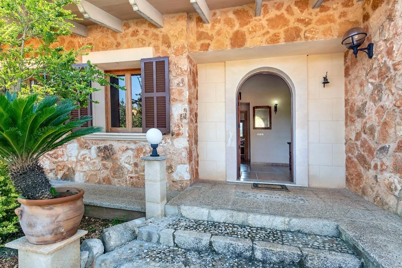 Casa vacanze Country House With Amazing Pool In A Beautiful Rural Setting Campanet Spagna